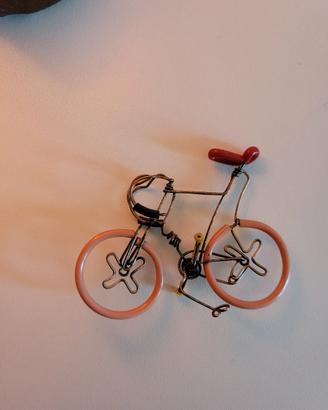 Soprammobile bicicletta stilizzata 