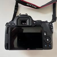 Fotocamera reflex Canon EOS 250D + accessori compl