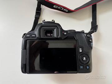 Fotocamera reflex Canon EOS 250D + accessori compl