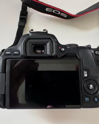 Fotocamera reflex Canon EOS 250D + accessori compl