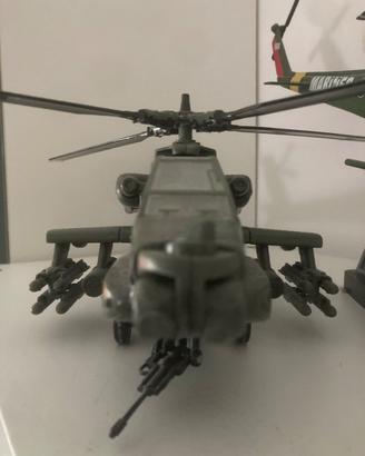 Elicottero Apache Ah 64 New Ray scala 1/32 plastic