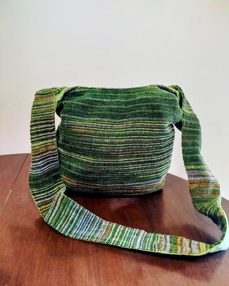 Borsa a spalla etnica/boho in tessuto rigato verde