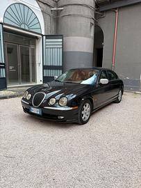 Jaguar S type nera interni in pelle beige anno 99