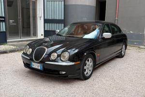 Jaguar S type nera interni in pelle beige anno 99