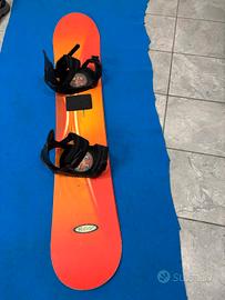 Tavola da snowboard e attacchi
