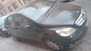 vendere una auto in ottime condizionj