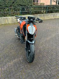 KTM Duke 125