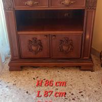 Mobile legno massello stilizzato