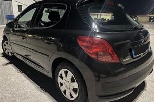 OCCASION E) Peugeot 207 1.4HDI X Neopatentati