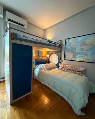 letto a castello con struttura a elle