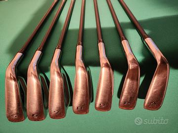 Attrezzatura da golf: set di ferri