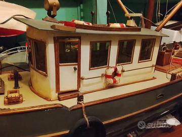 Modellino di peschereccio da collezione