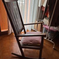 Sedia a dondolo in legno
