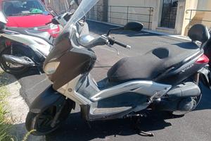 Yamaha xmax 250