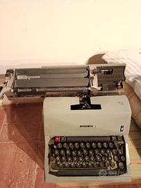 Macchina da Scrivere Olivetti 82