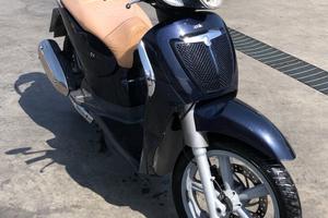 Aprilia Scarabeo 200 light