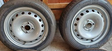Cerchi in lega con gomme