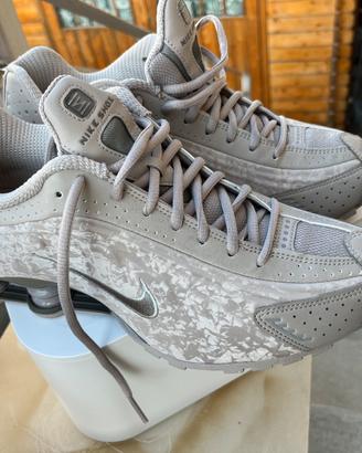 Nike Shox R4 Flat Pewter Floral