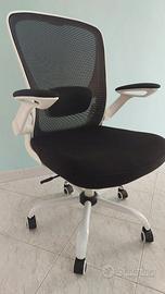 Sedia da scrivania/ufficio con rotelle.