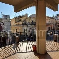 Appartamento 7 vani con garage a Giarre centro