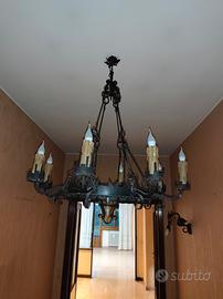 Set lampadario e applique in ferro battuto