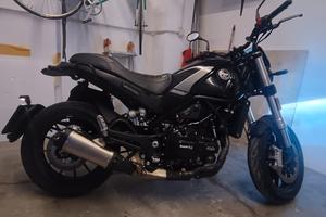 Moto Benelli Leoncino 500