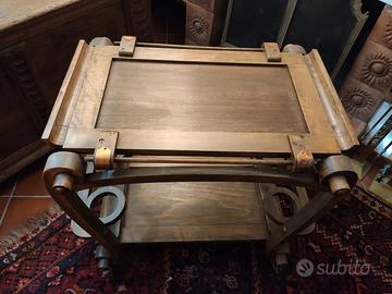 Carrello in legno per ambiente rustico