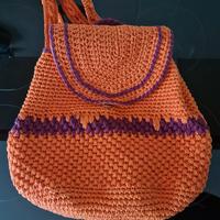 Zainetto fatto a mano in filati pregiati