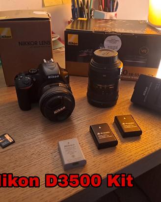 Macchina fotografica Nikon D3500 con 2 obiettivi