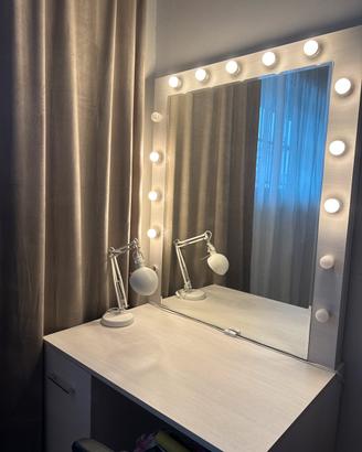 Tavolo trucco