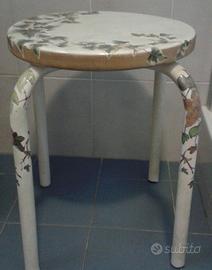 Sgabello decorato con decoupage