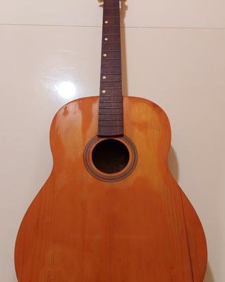 Chitarra acustica da ristrutturare (prezzo trattab