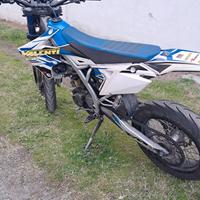Suzuki Valenti SM125 Motard