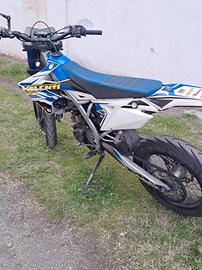 Suzuki Valenti SM125 Motard
