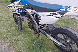 Suzuki Valenti SM125 Motard