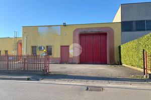 NEGOZIO A CASTEL MELLA