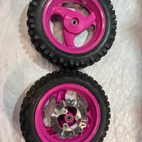 Cerchi f12 com gomme a tacche