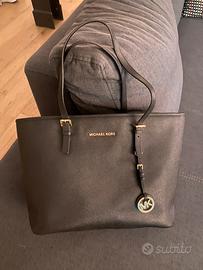 Borsa Michael Kors modello Tote Jet Set nera