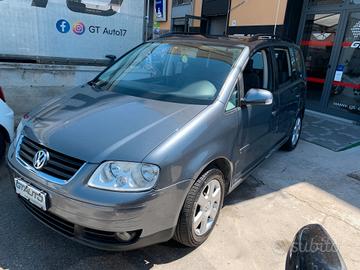 Volkswagen Touran 2.0 TDI Highline