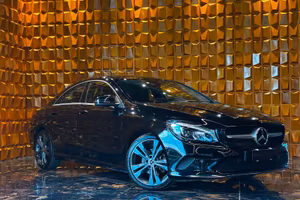 Mercedes-benz CLA 180 122CV Premium berlina