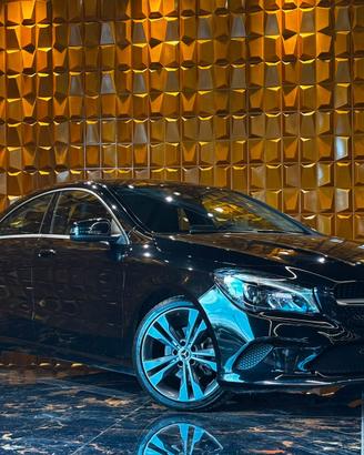 Mercedes-benz CLA 180 122CV Premium berlina