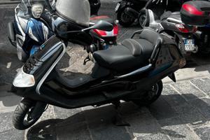 Piaggio Hecxagon 250