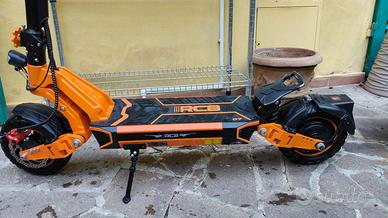 Monpattino elettrico RCB B7 danneggiato