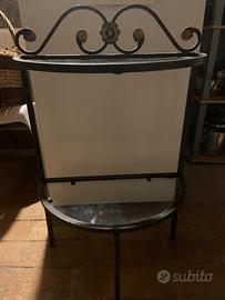 Comodino ferro battuto