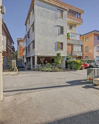 Appartamento di 94 m² con 3 locali e posto auto a 
