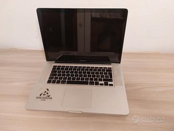 Macbook Pro 15"  Processore 2,66 GHz Memoria 4GB