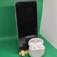 One plus 8T + caricatore e cuffie One plus Buds 