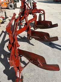 Aratro Carellato trivomere