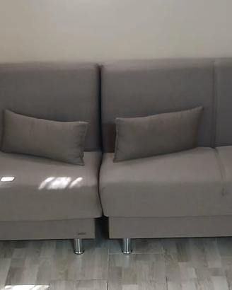 2 divani letto contenitore in tessuto uguali 