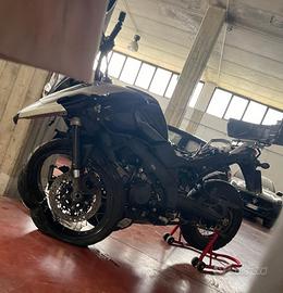 Suzuki v-strom 1000xt 2017 incidentata 38000km
